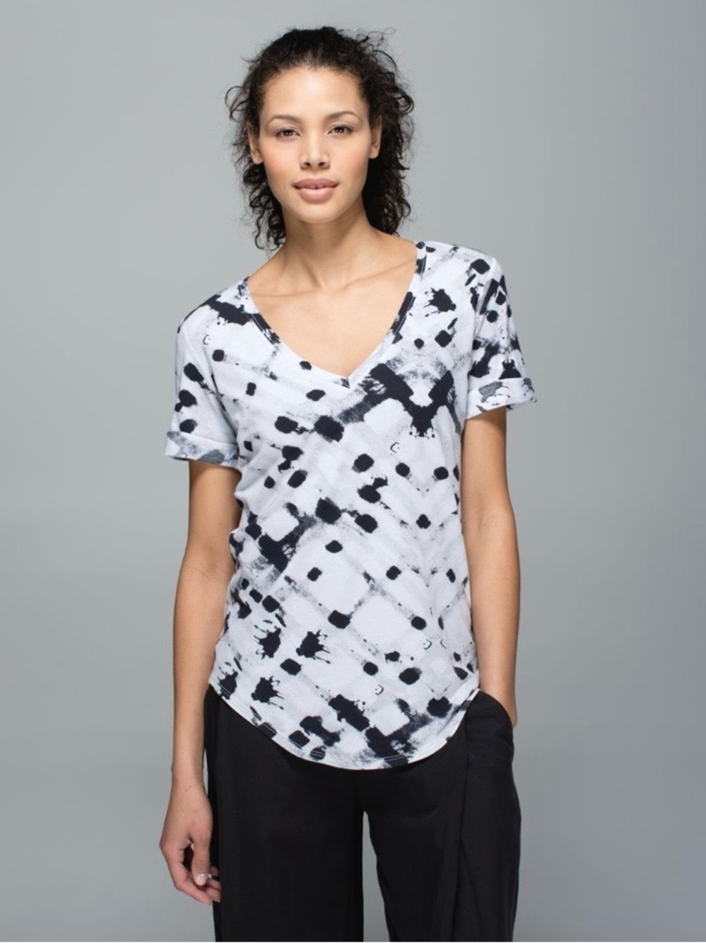🍋Women’s Lululemon Love Tee II size 2🍋 - Picture 1 of 12